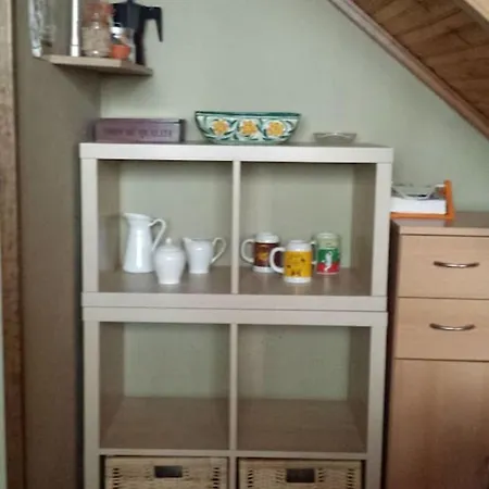 Welcoming House In With Comforts