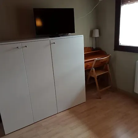 Welcoming House In With Comforts *